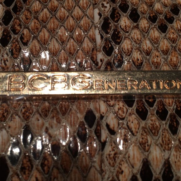 BCBGeneration Ready To Roll Foldover Clutch Dark Nude Snake Prints New With Tag - Picture 16 of 16